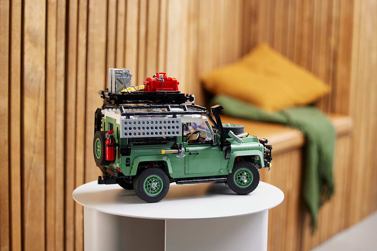 LEGO Icons Classic Land Rover Defender 90