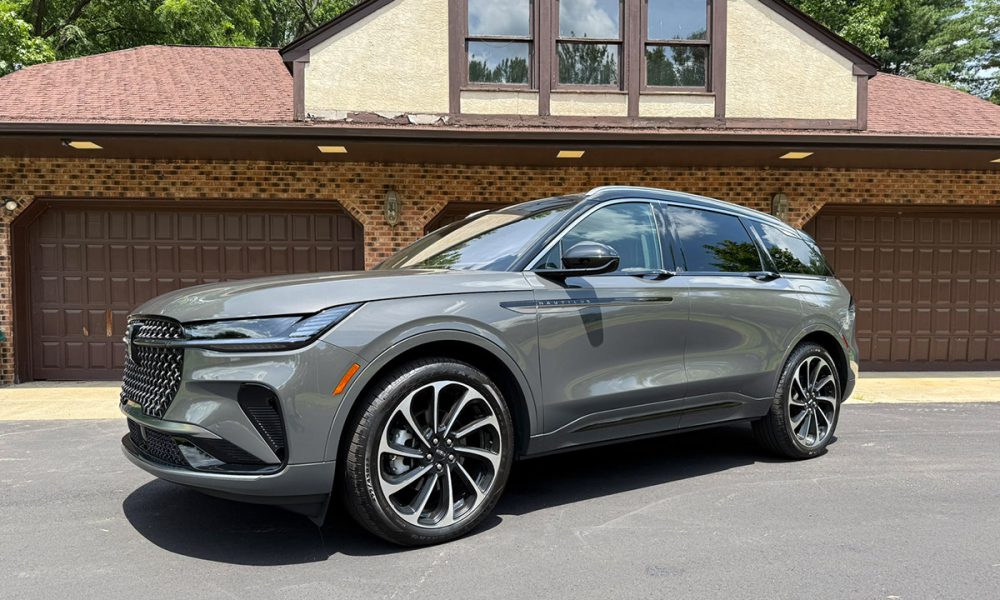 2025 Lincoln Nautilus Black Label Hybrid