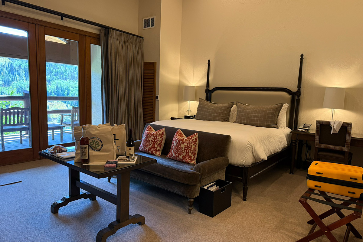 Stein Eriksen Lodge room