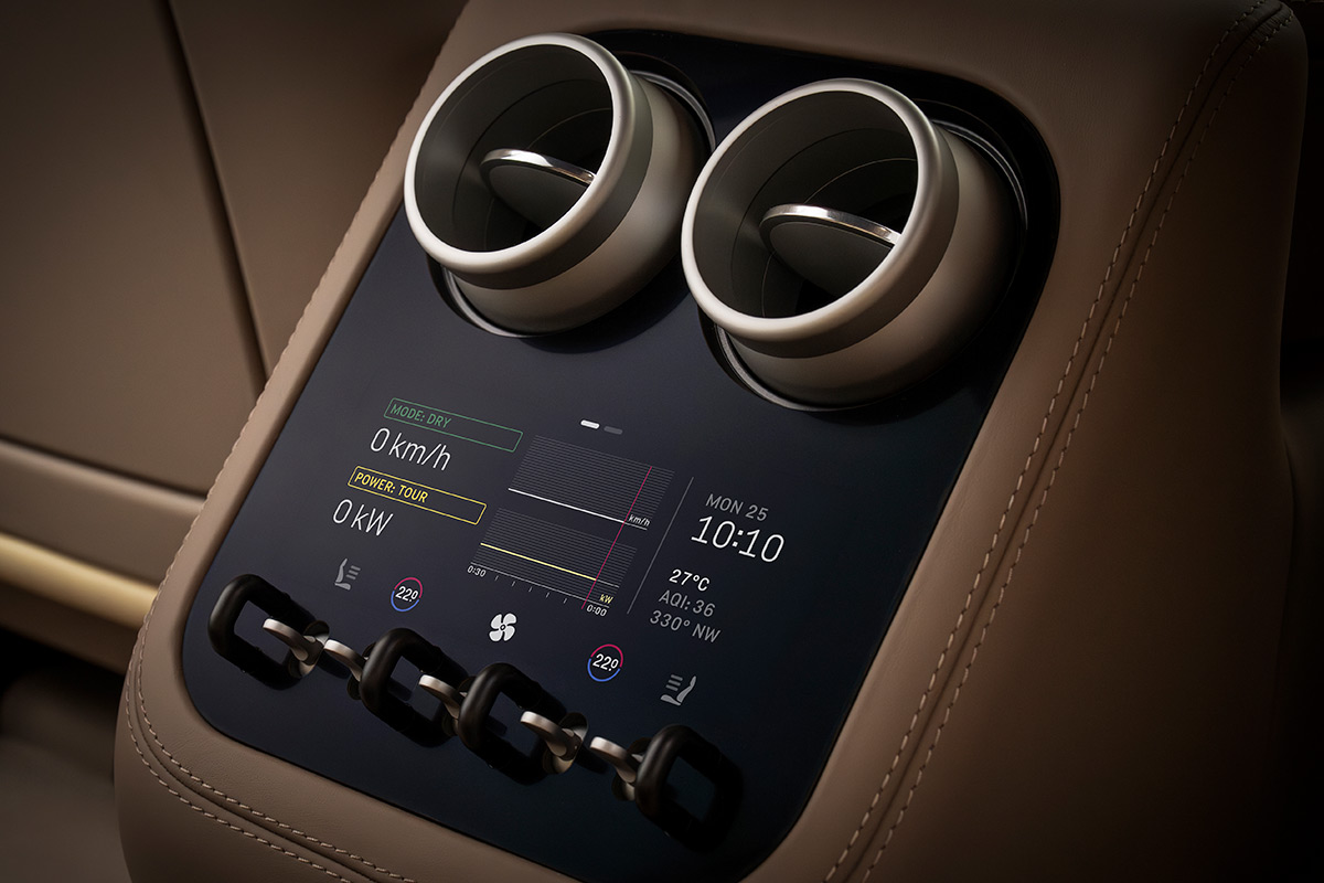 Ferrari Luce rear console