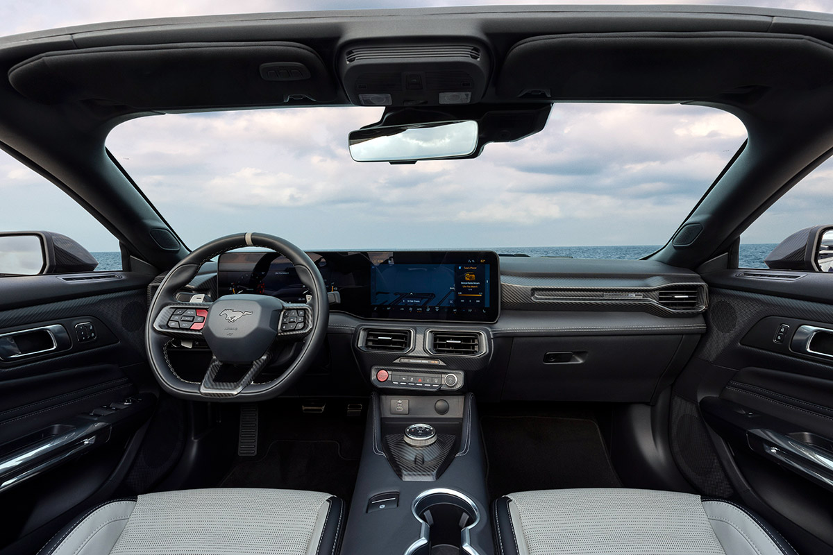 Ford Mustang Dark Horse SC Convertible interior