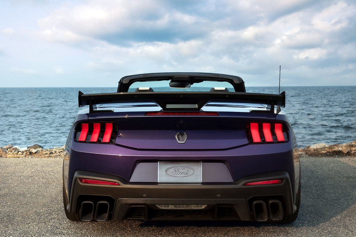 Ford Mustang Dark Horse SC Convertible