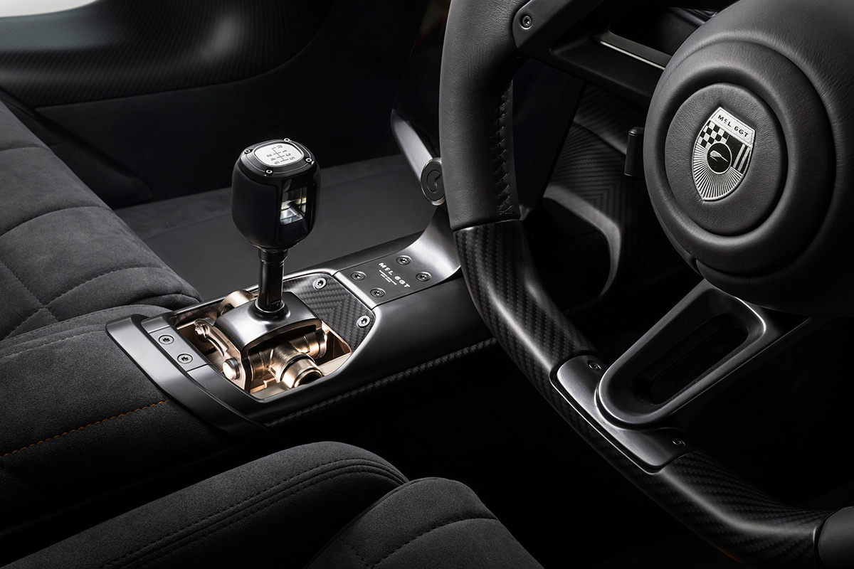 McLaren McL 6GT interior