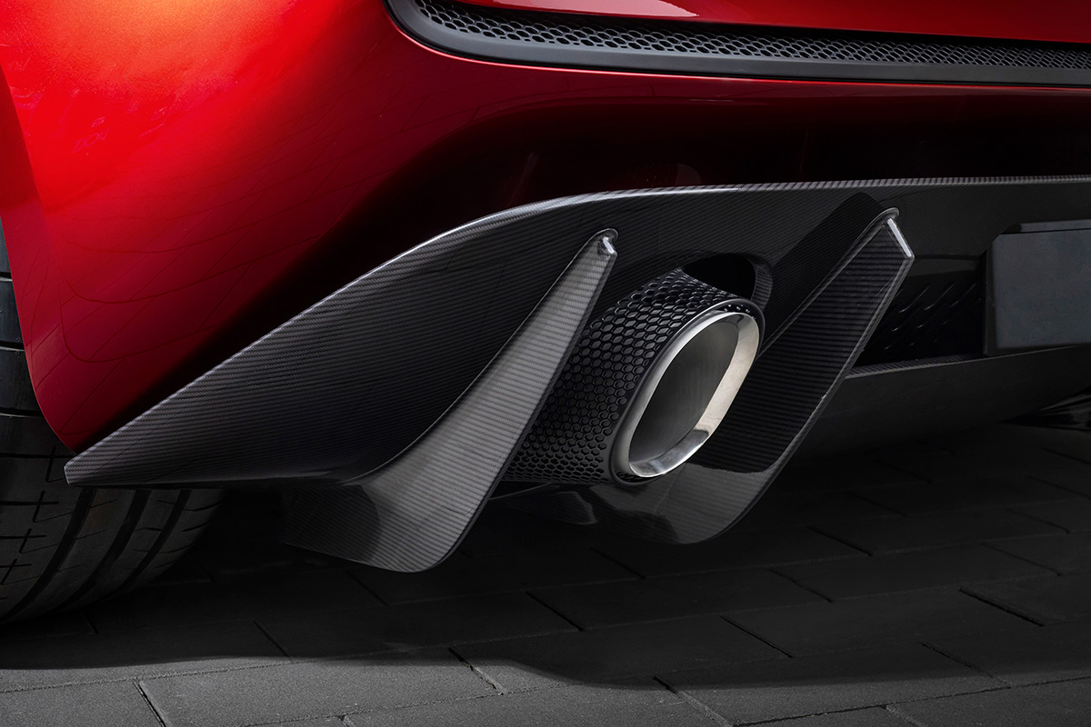 McLaren McL 6GT exhaust